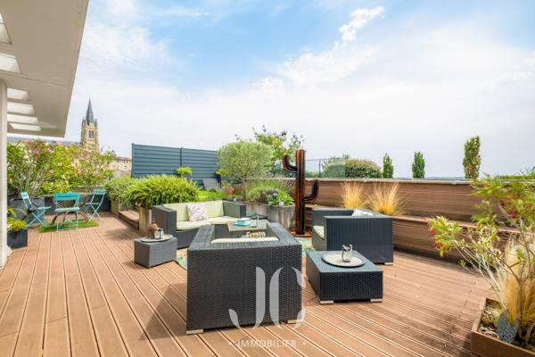 PENTHOUSE D'EXCEPTION – L'ESPRIT D'UNE VILLA SUR LE TOIT AU CŒUR DU VILLAGE