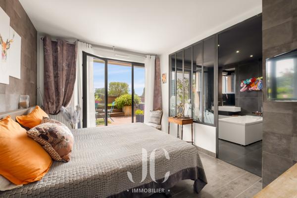 PENTHOUSE D'EXCEPTION – L'ESPRIT D'UNE VILLA SUR LE TOIT AU CŒUR DU VILLAGE