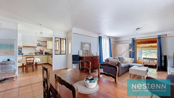 Istres centre ville, maison de plain-pied, T4, 3 chambres, non mitoyenne, en impasse, jardin et garage de 38m²