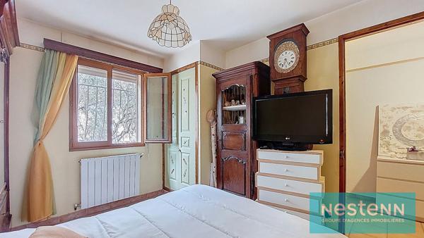 Istres centre ville, maison de plain-pied, T4, 3 chambres, non mitoyenne, en impasse, jardin et garage de 38m²