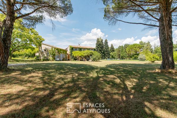 Propriété de charme avec gîte, parc arboré 8600 m² et piscine