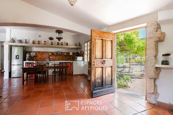 Propriété de charme avec gîte, parc arboré 8600 m² et piscine