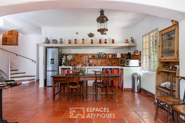 Propriété de charme avec gîte, parc arboré 8600 m² et piscine