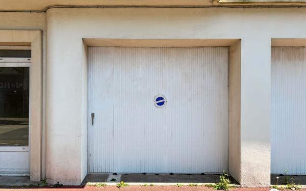 Stationnement à louer