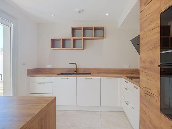 Maison 334 900 € Florensac 4 p 90 m² DPE B