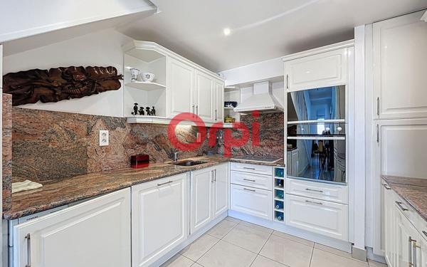 Appartement à vendre    4 pièces • 104 m2 Sainte-Maxime