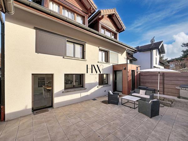 Maison de village à vendre - rénovée avec grande terrasse – Cœur de Feigères