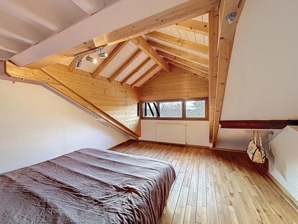 Maison de village à vendre - rénovée avec grande terrasse – Cœur de Feigères