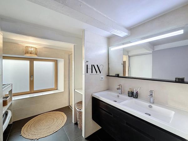 Maison de village à vendre - rénovée avec grande terrasse – Cœur de Feigères