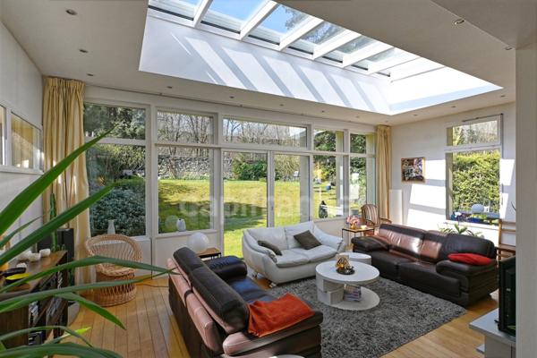 Maison à vendre 7 pièces LE MESNIL LE ROI (78)