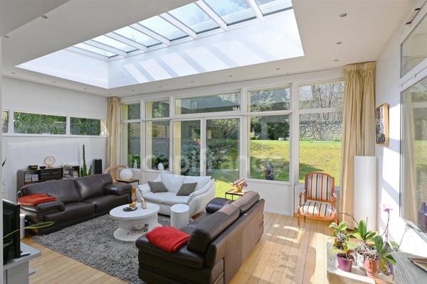 Maison à vendre 7 pièces LE MESNIL LE ROI (78)