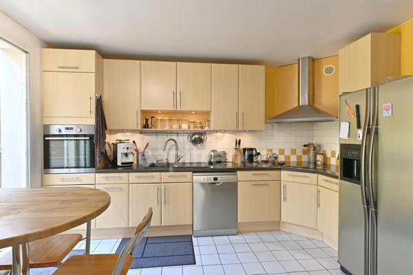 Maison à vendre 7 pièces LE MESNIL LE ROI (78)