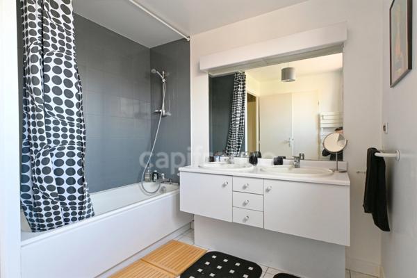 Maison à vendre 7 pièces LE MESNIL LE ROI (78)