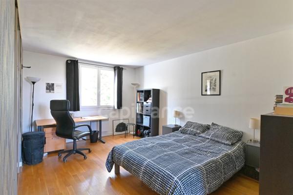 Maison à vendre 7 pièces LE MESNIL LE ROI (78)