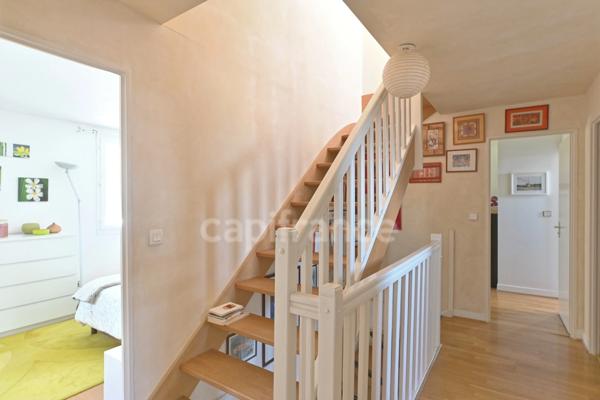 Maison à vendre 7 pièces LE MESNIL LE ROI (78)