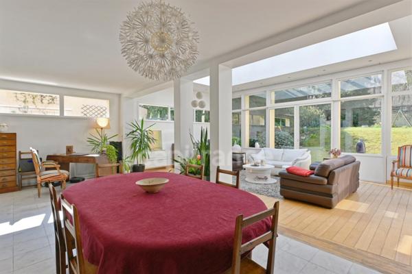 Maison à vendre 7 pièces LE MESNIL LE ROI (78)