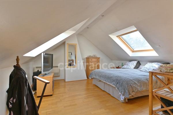 Maison à vendre 7 pièces LE MESNIL LE ROI (78)