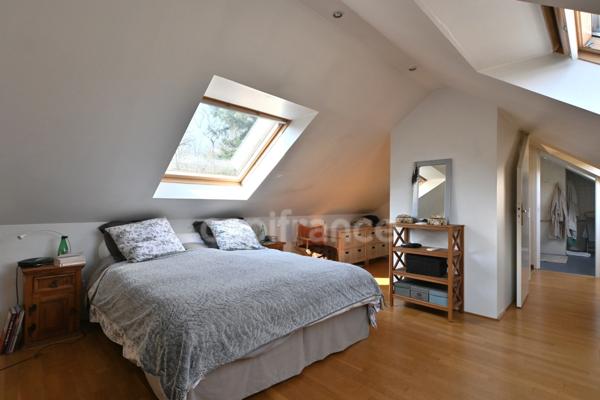 Maison à vendre 7 pièces LE MESNIL LE ROI (78)