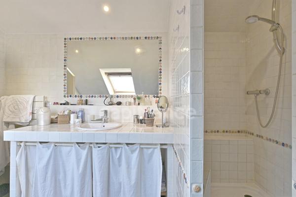 Maison à vendre 7 pièces LE MESNIL LE ROI (78)