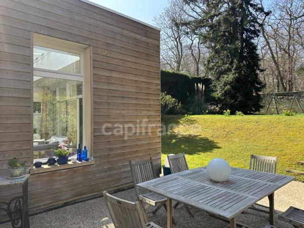 Maison à vendre 7 pièces LE MESNIL LE ROI (78)