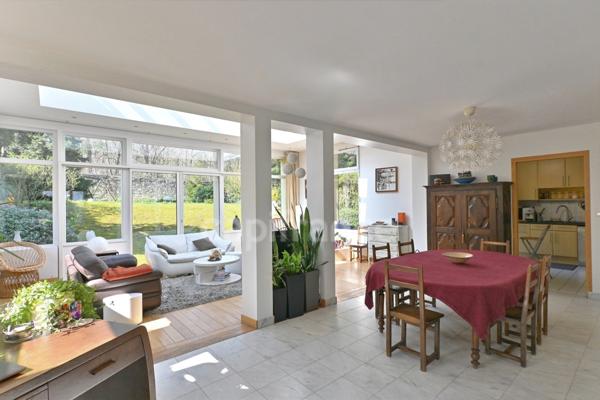 Maison à vendre 7 pièces LE MESNIL LE ROI (78)