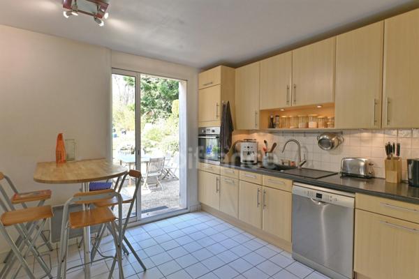 Maison à vendre 7 pièces LE MESNIL LE ROI (78)