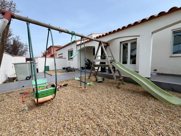 Magnifique maison en R+1 de 190 m²  comprenant 6 chambres sur un terrain 3 faces de 450 m² dans un secteur calme