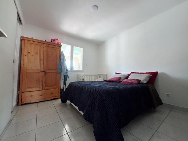 Magnifique maison en R+1 de 190 m²  comprenant 6 chambres sur un terrain 3 faces de 450 m² dans un secteur calme