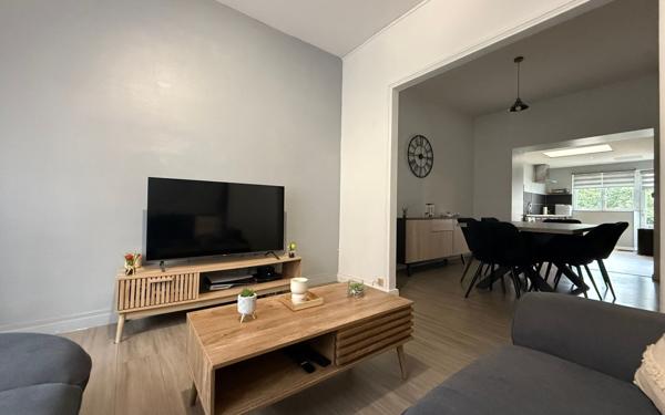 Maison à vendre    3 pièces • 80 m2 Saint-Quentin