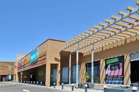 Istres (13800) local commercial au sein de la ZAC incontournable de la commune et du secteur - 750 m² disponible - cession p