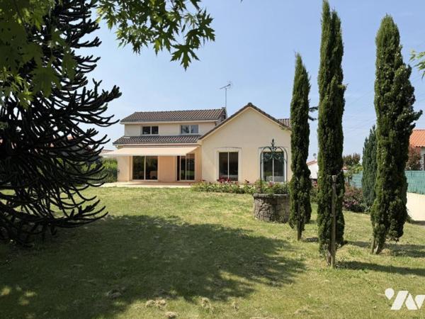 Pavillon traditionnel sur sous-sol