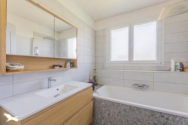 Maison à vendre 312 405 € Montlouis-sur-Loire 6 p 130 m² DPE E
