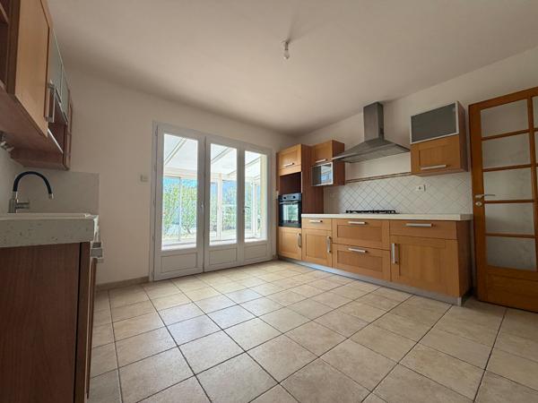 EXCLUSIVITÉ : A 2 min au Nord de Rochefort : Breuil-Magné Maison plain-pied, 3 chambres, garage, jardin
