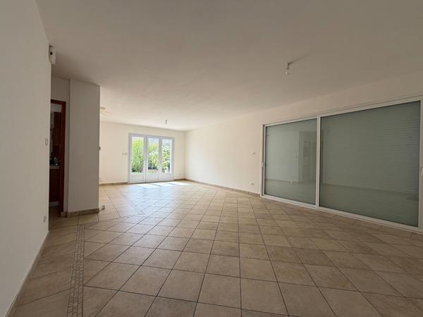EXCLUSIVITÉ : A 2 min au Nord de Rochefort : Breuil-Magné Maison plain-pied, 3 chambres, garage, jardin