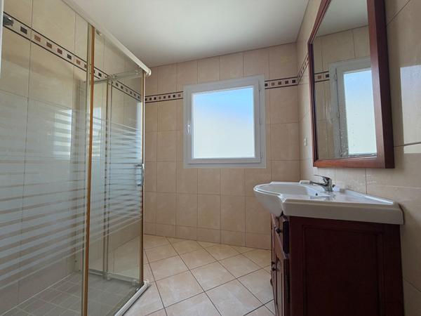 EXCLUSIVITÉ : A 2 min au Nord de Rochefort : Breuil-Magné Maison plain-pied, 3 chambres, garage, jardin
