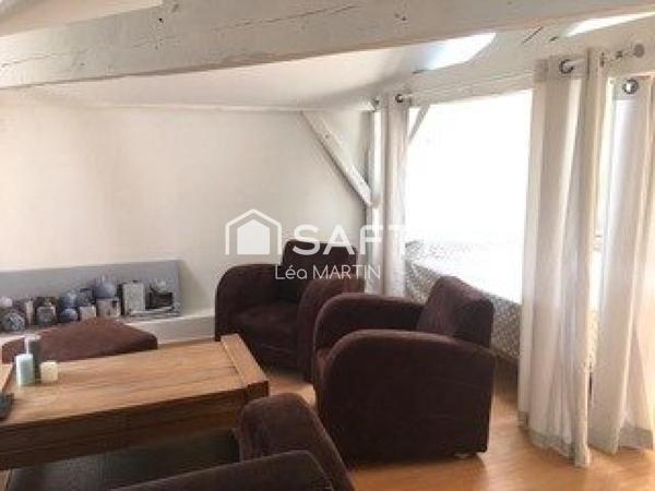 CHOLET HYPERCENTRE – 35,77 M² DE CHARME SOUS LES POUTRES