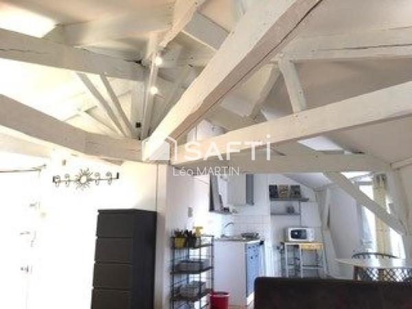 CHOLET HYPERCENTRE – 35,77 M² DE CHARME SOUS LES POUTRES