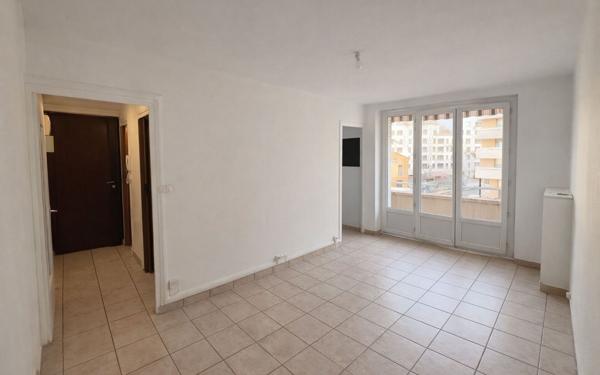 Appartement à vendre    3 pièces • 54,81 m2 Lyon 7