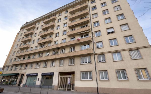 Appartement à vendre    3 pièces • 54,81 m2 Lyon 7