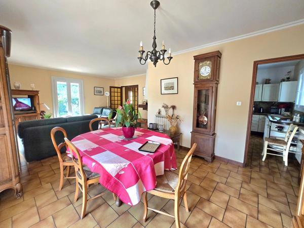 Maison traditionnelle avec piscine à vendre à Fos-sur-Mer – 4 chambres et terrain de 750 m²