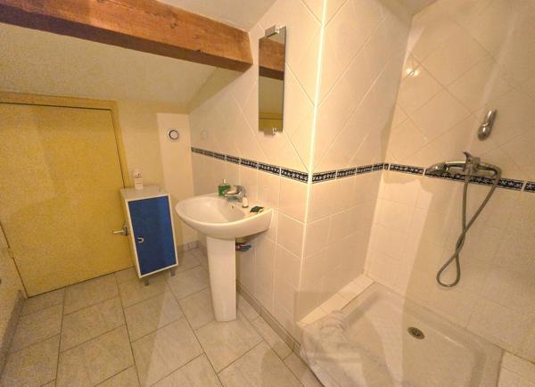 Maison traditionnelle avec piscine à vendre à Fos-sur-Mer – 4 chambres et terrain de 750 m²