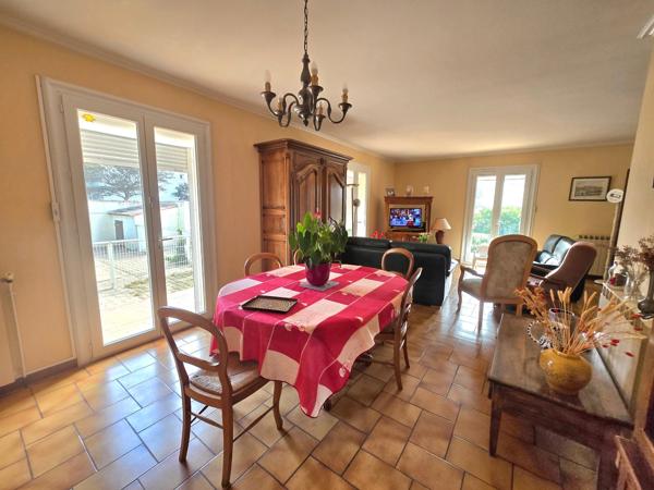 Maison traditionnelle avec piscine à vendre à Fos-sur-Mer – 4 chambres et terrain de 750 m²