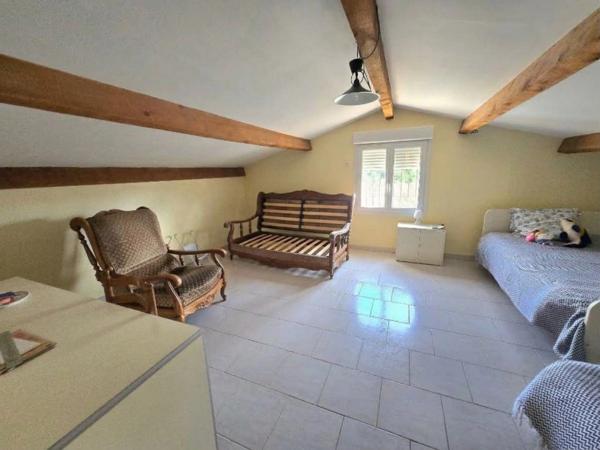 Maison traditionnelle avec piscine à vendre à Fos-sur-Mer – 4 chambres et terrain de 750 m²
