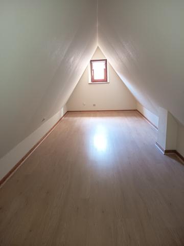 TRIPLEX 4 PIECES AVEC BALCON CENTRE DE WASSELONNE