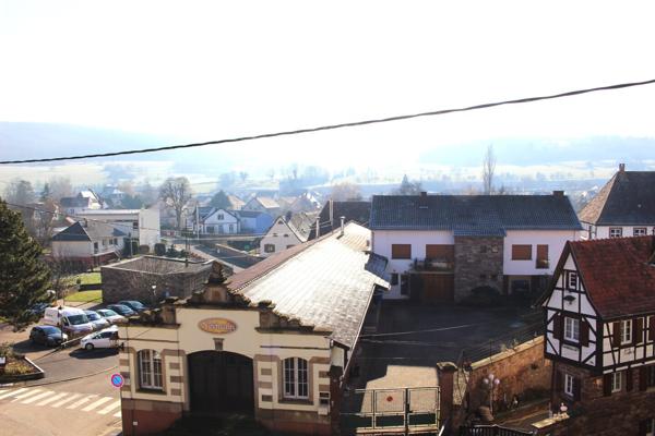 TRIPLEX 4 PIECES AVEC BALCON CENTRE DE WASSELONNE