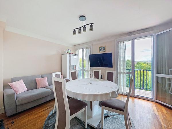 Bel appartement vue Seine, centre ville Mantes La Jolie 2 pièces