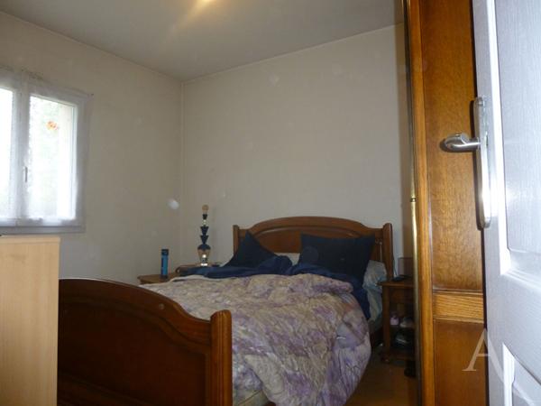 Maison Chaumes En Retz 7 pièce(s) deux garages et dépendances