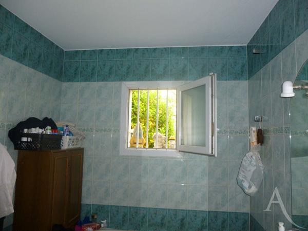 Maison Chaumes En Retz 7 pièce(s) deux garages et dépendances