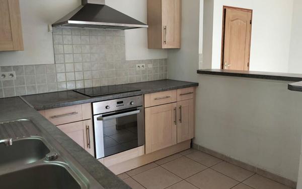 Maison à louer    4 pièces •  Banne