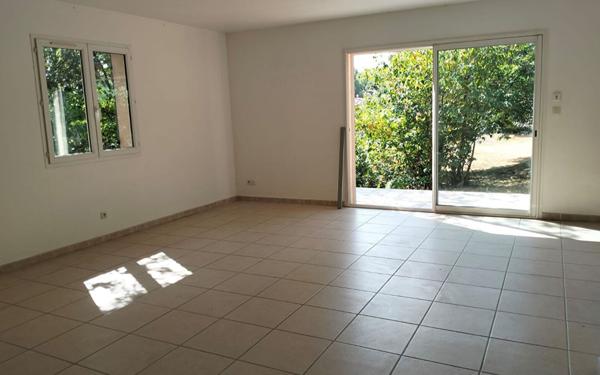 Maison à louer    4 pièces •  Banne